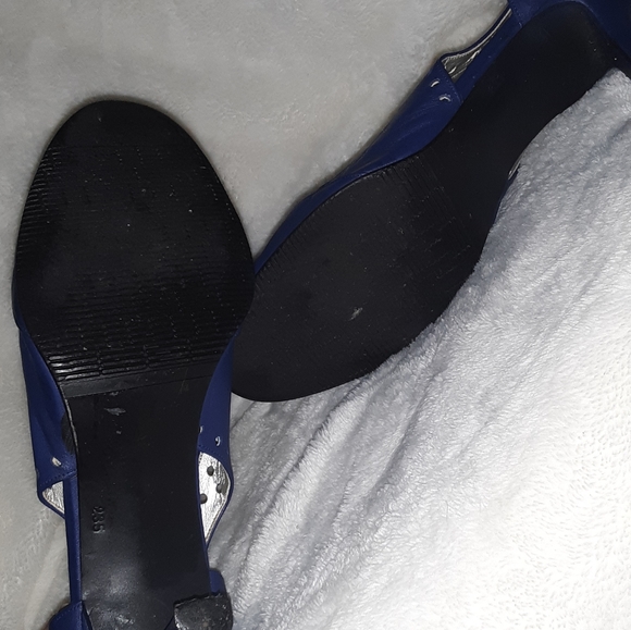 Beautiful Hand made Saluvia heels - Picture 6 of 7